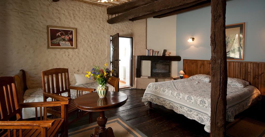 Domaine De Bertrandy Bed & Breakfast Алман ан Прованс Стая снимка