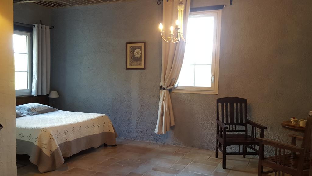 Domaine De Bertrandy Bed & Breakfast Алман ан Прованс Екстериор снимка