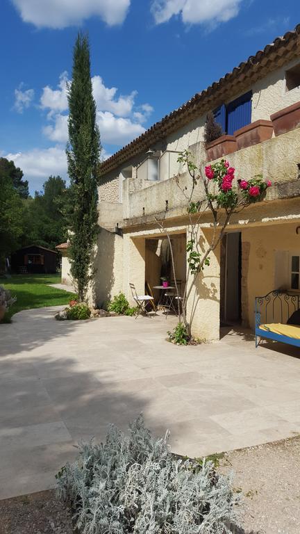 Domaine De Bertrandy Bed & Breakfast Алман ан Прованс Екстериор снимка