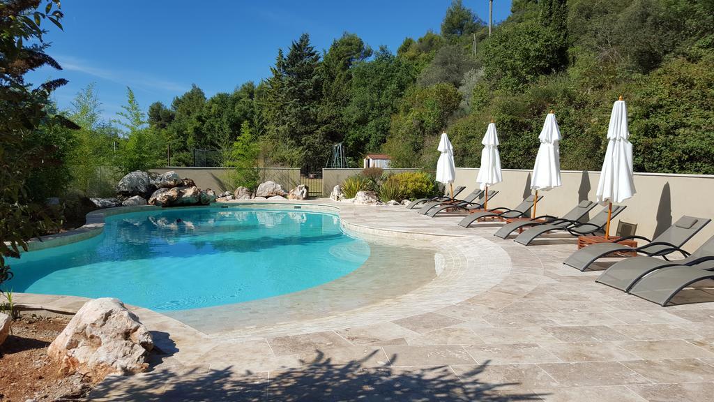 Domaine De Bertrandy Bed & Breakfast Алман ан Прованс Екстериор снимка