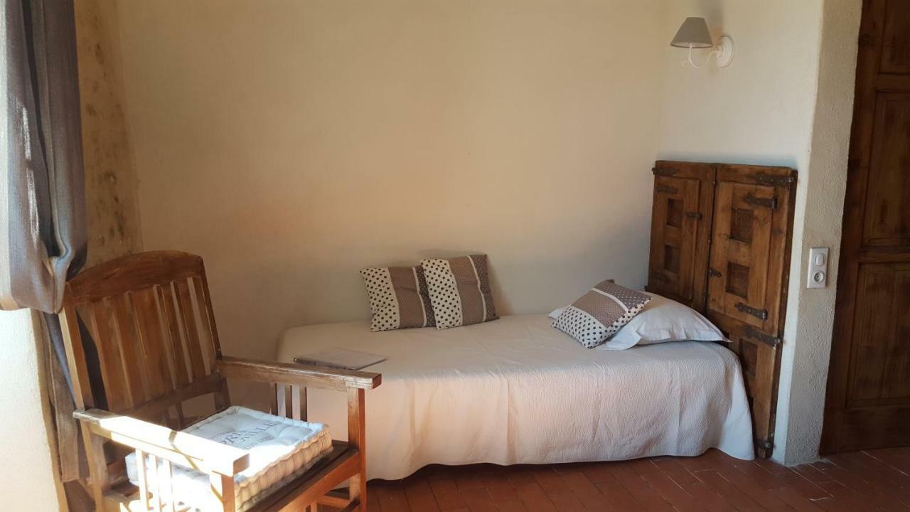 Domaine De Bertrandy Bed & Breakfast Алман ан Прованс Екстериор снимка