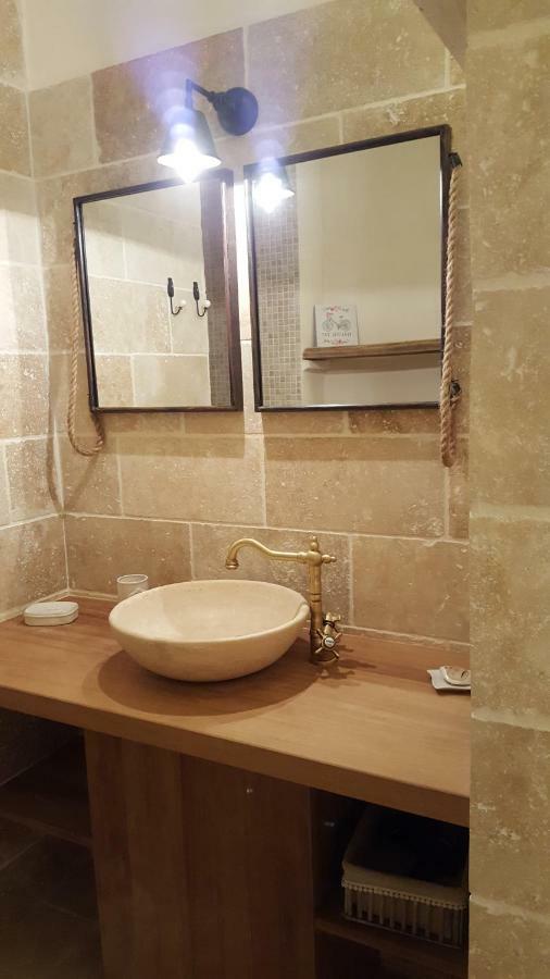 Domaine De Bertrandy Bed & Breakfast Алман ан Прованс Екстериор снимка