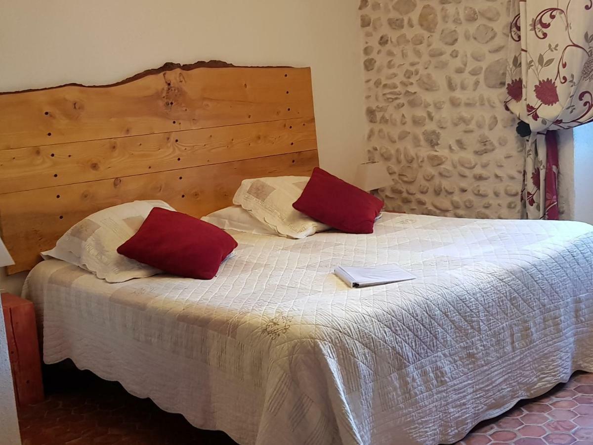 Domaine De Bertrandy Bed & Breakfast Алман ан Прованс Екстериор снимка
